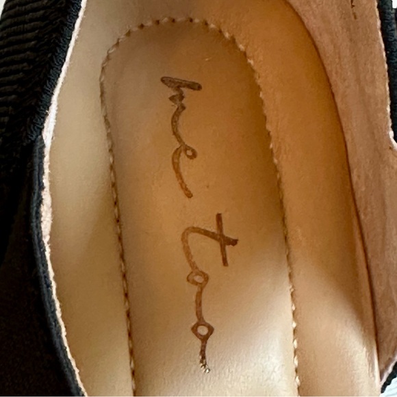 Black espadrille wedges with natural jute rope trim, cushioned soles - Picture 7 of 9